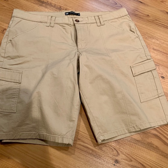 Lee Bermuda Shorts. New without tags - Picture 1 of 5